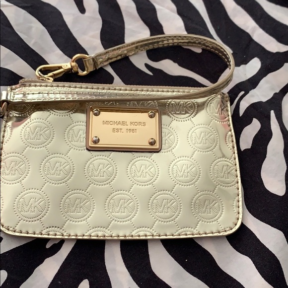 Michael Kors Handbags - Michael kors wristlet